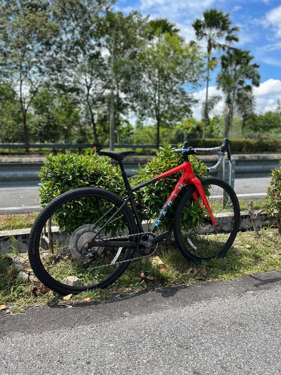2022 MARIN HEADLANDS 2 CARBON GRAVEL BIKES
