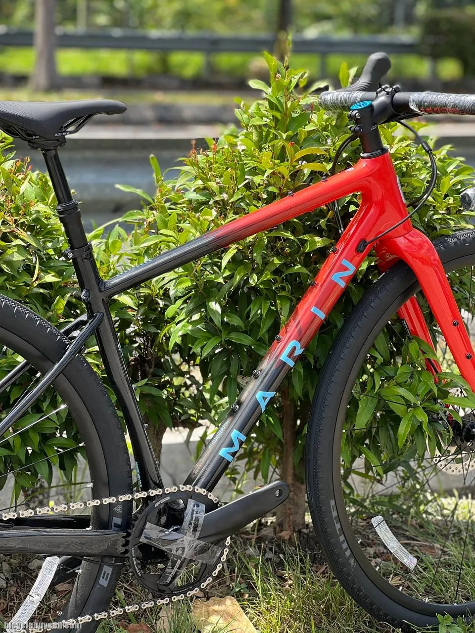 2022 MARIN HEADLANDS 2 CARBON GRAVEL BIKES