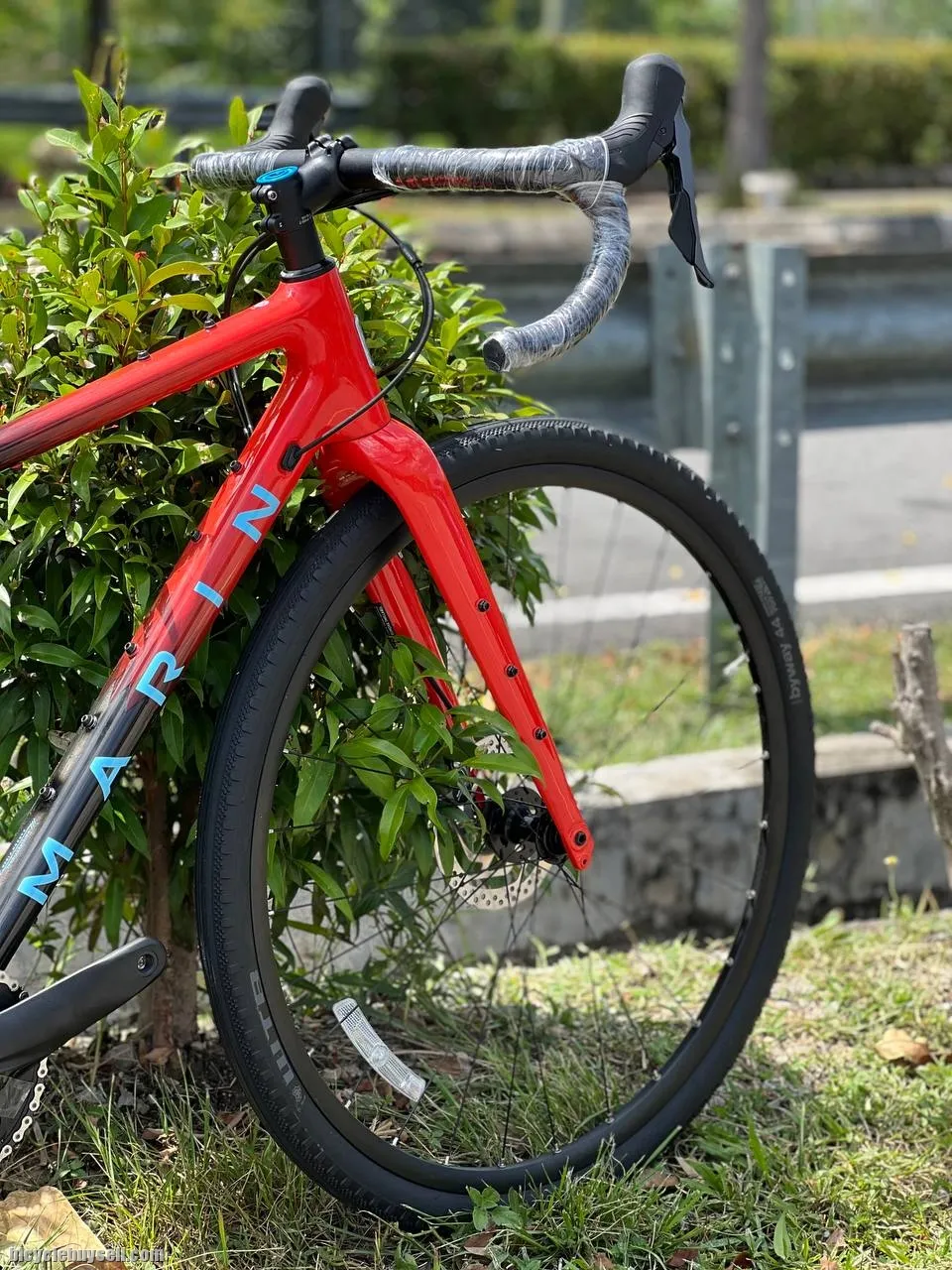 2022 MARIN HEADLANDS 2 CARBON GRAVEL BIKES