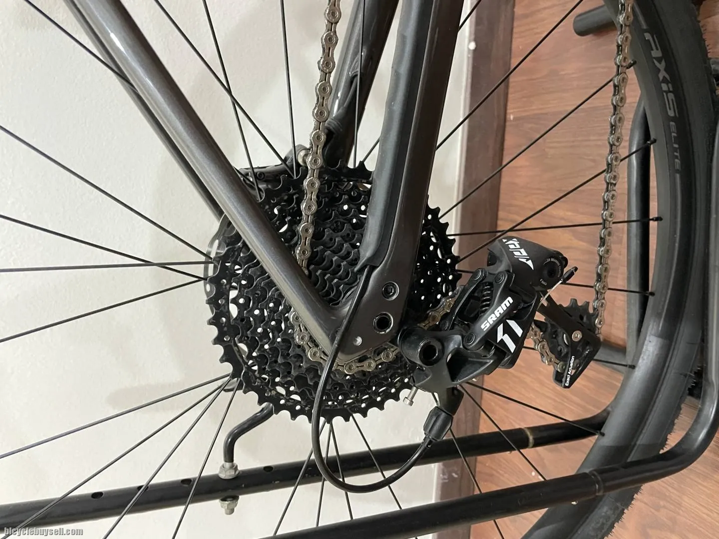 Specialized Diverge Base Carbon Gravel Bike
