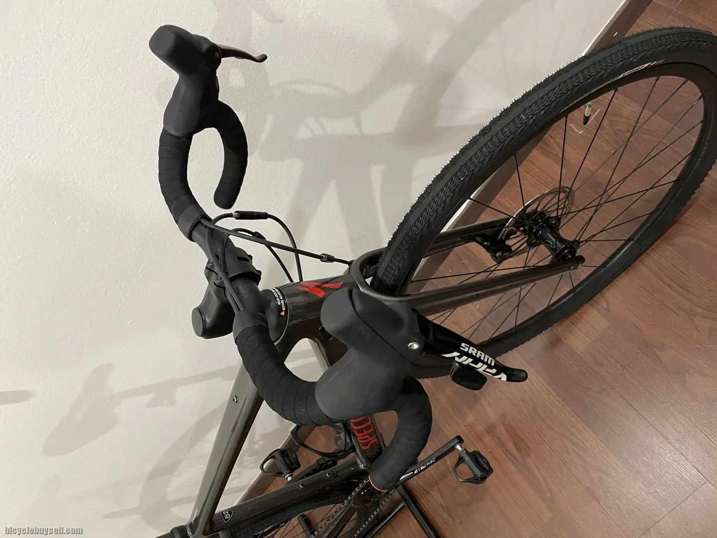 Specialized Diverge Base Carbon Gravel Bike