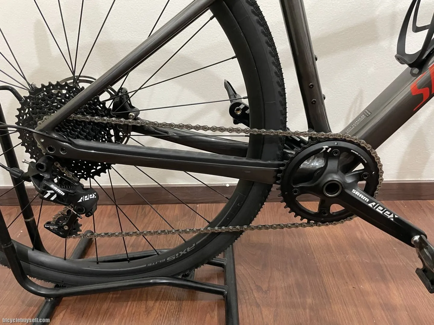 Specialized Diverge Base Carbon Gravel Bike