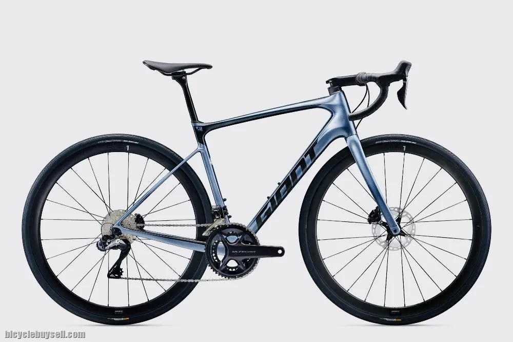 2022 GIANT DEFY ADVANCED PRO 1 w/ Ultegra Di2 12 speed
