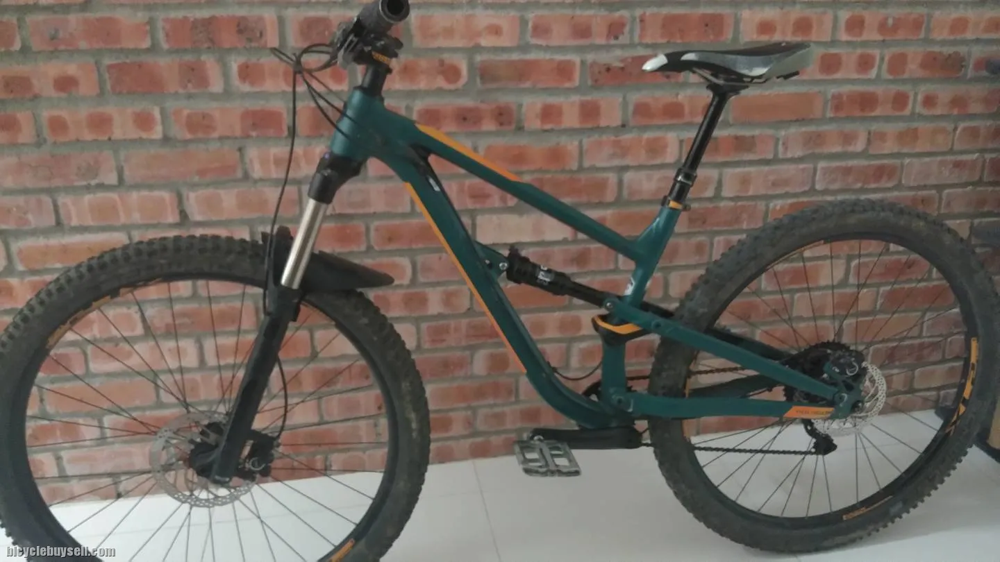 SOLD Polygon Siskiu T7 29" (M size) complete bike