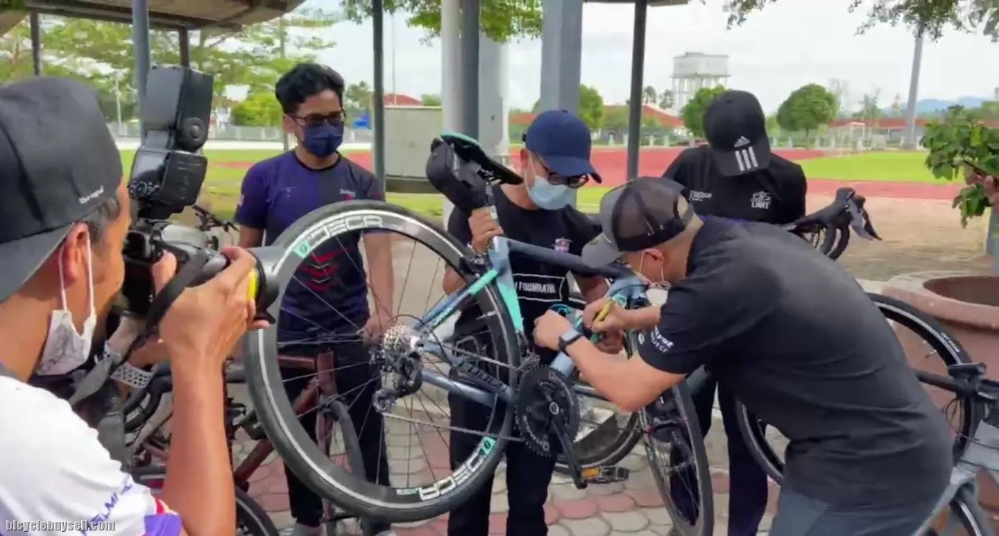Java Fuoco Limited 105 Signed by Dato' Azizul Hasni Awang