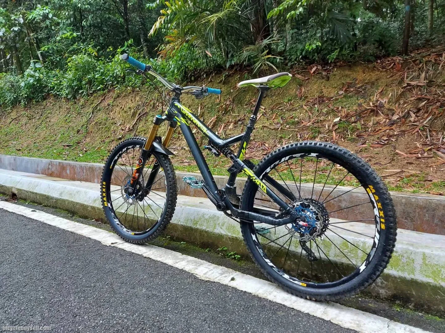 Commencal meta v4 650B upgrade to spring system