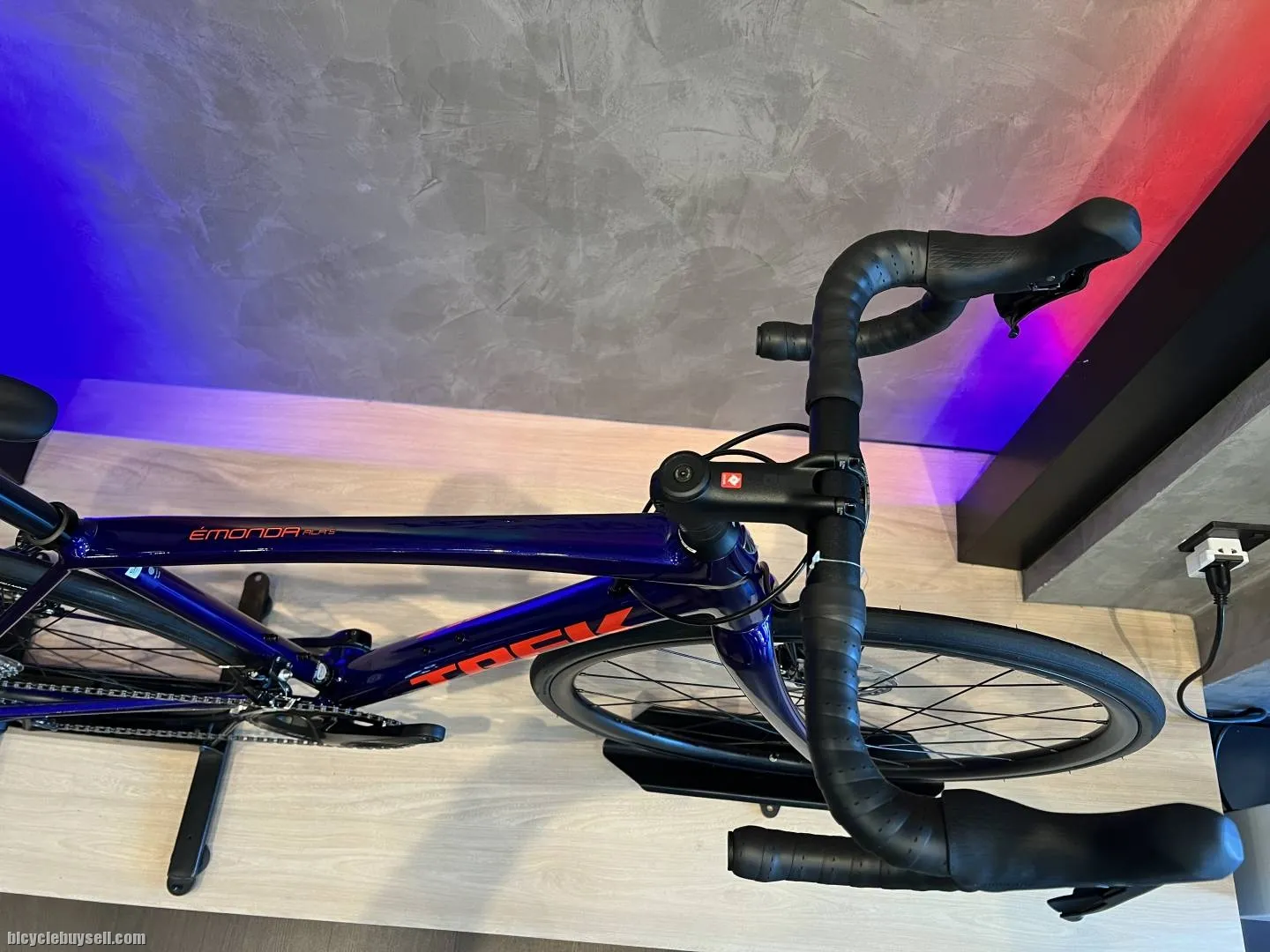 NEW: Trek Emonda ALR 5 2022