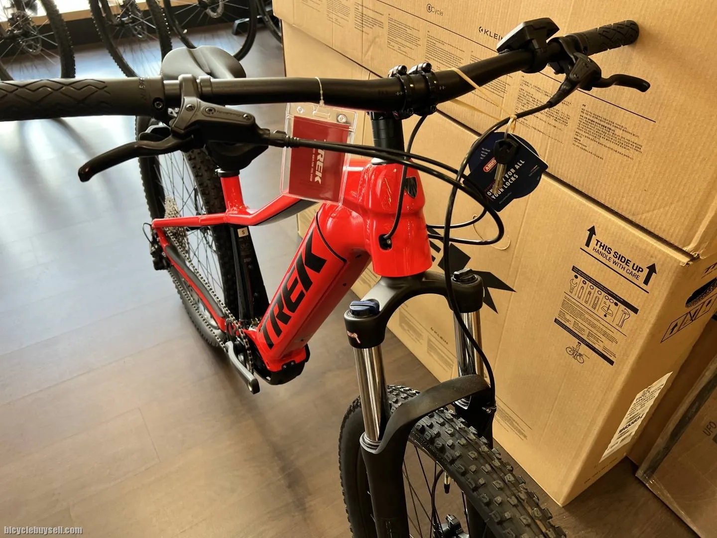 NEW : Trek Powerfly 4 2022 (E-BIKE)