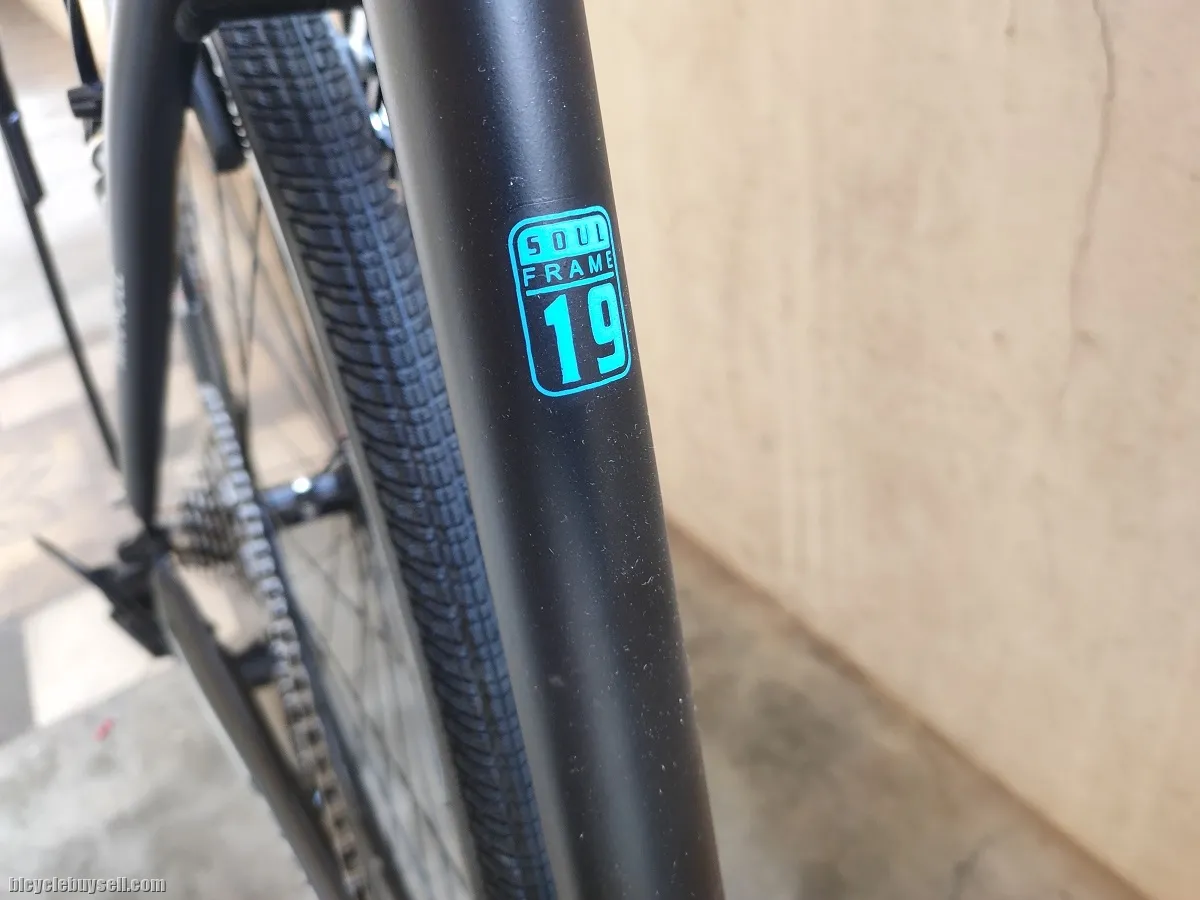 Beautiful Touring Hybrid City 700c Bike 10Speed