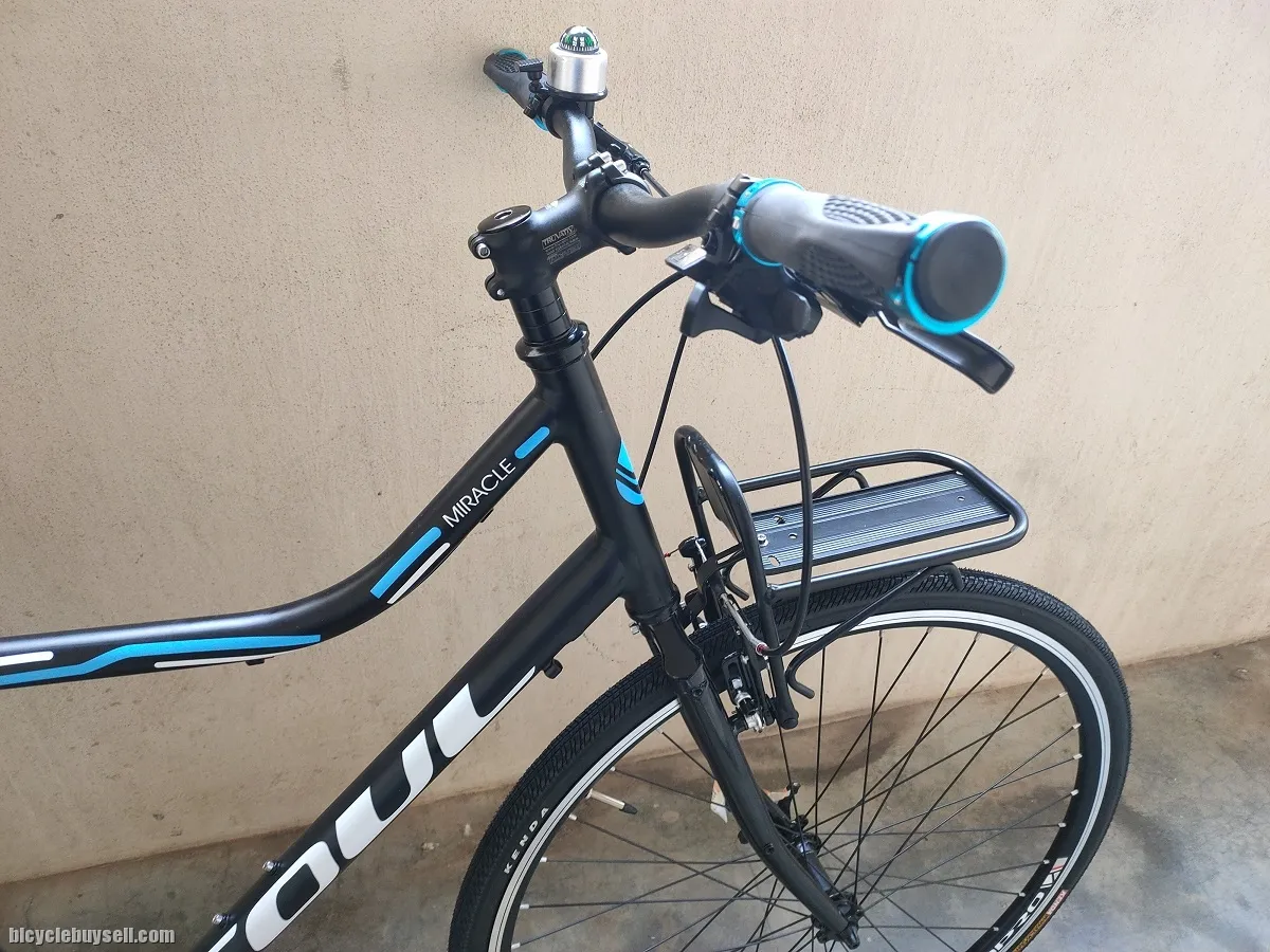 Beautiful Touring Hybrid City 700c Bike 10Speed