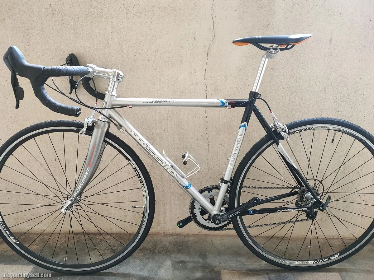 Beautiful Classic Steel Road Bike Missile Roast 700c