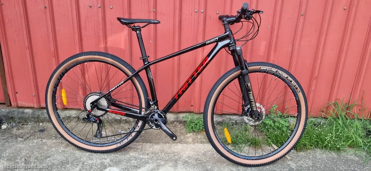 Twitter Leopard Carbon - (29er) LtWoo (12 speeds) Brand New !!!