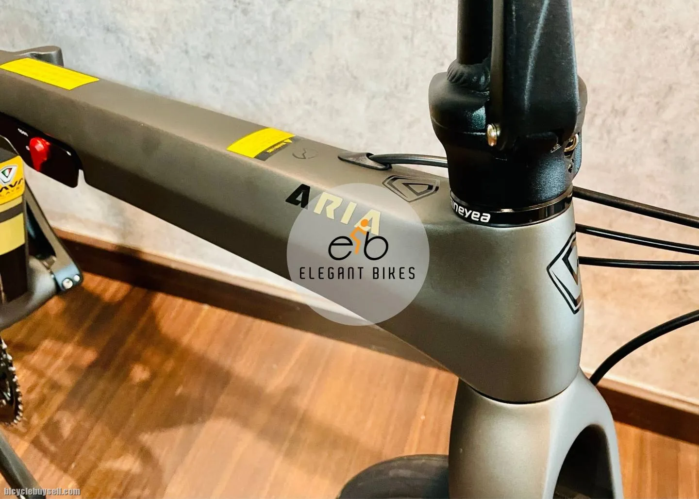 2023 JAVA ARIA CARBON 18SP SHIMANO ALTUS 18 SPEED