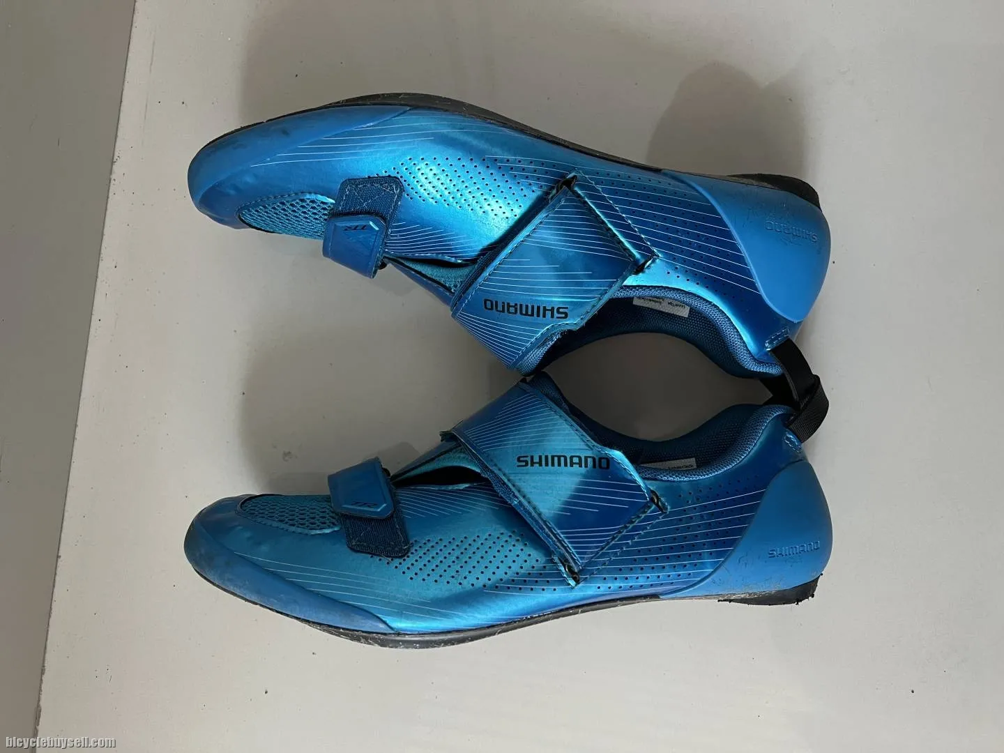 Shimano TR9 triathlon bike shoes