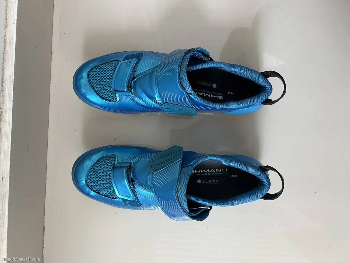 Shimano TR9 triathlon bike shoes