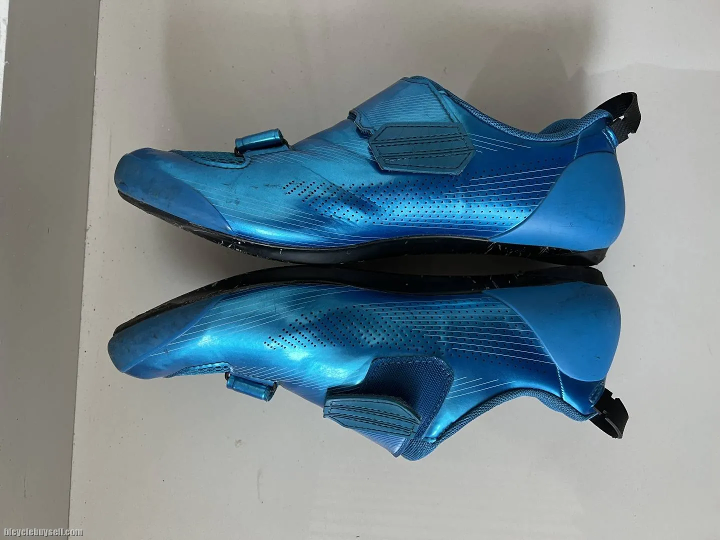 Shimano TR9 triathlon bike shoes