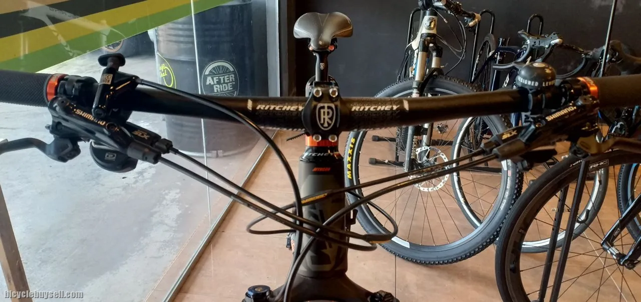 KTM MYROON CARBON 29'