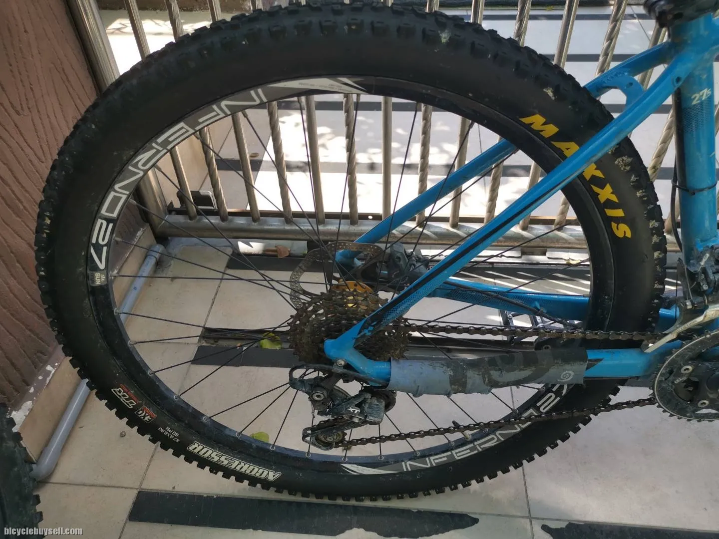 Cube Acid 27.5 M Size