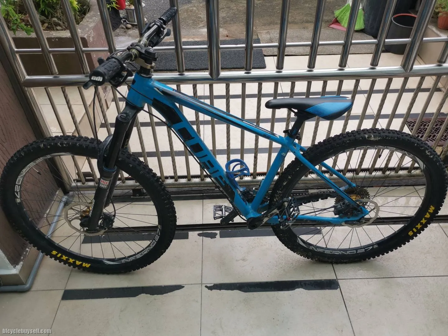 Cube Acid 27.5 M Size