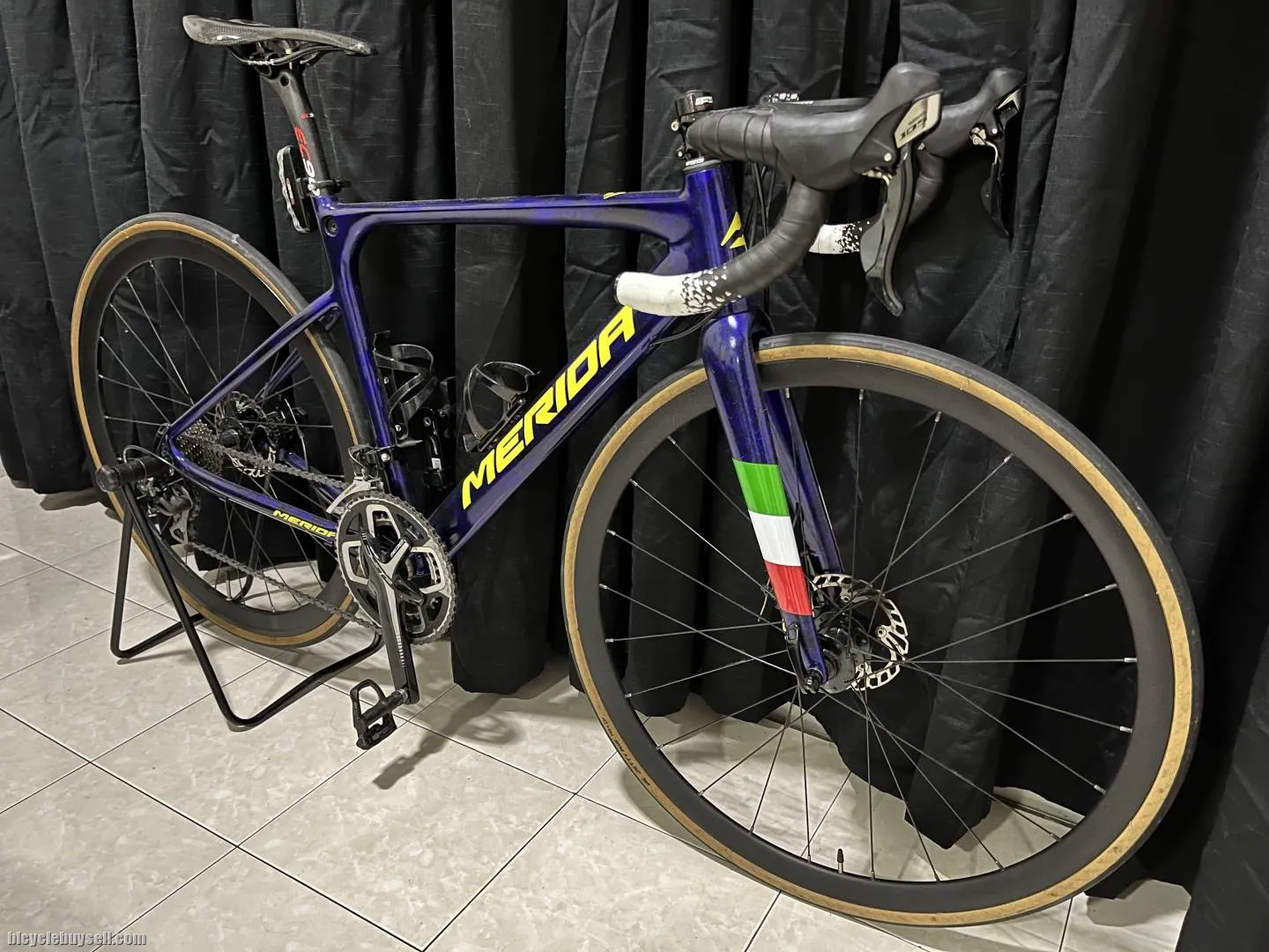 (SOLD) Alloy Frame + Wheelset
