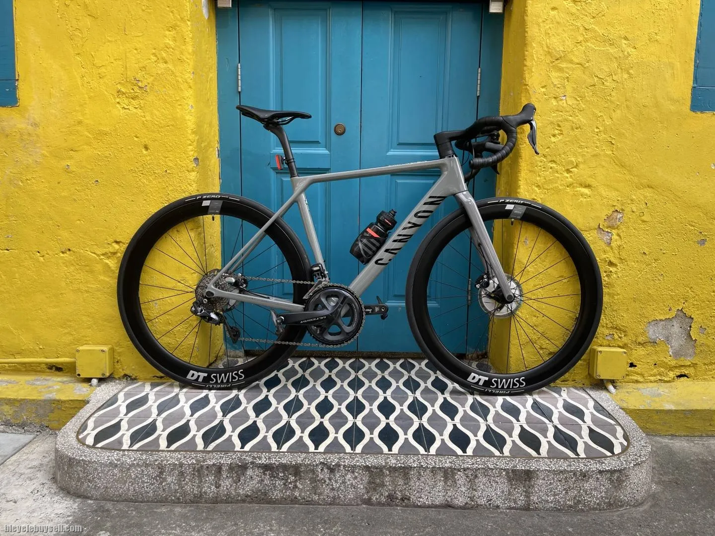 Canyon Ultimate CF SL8 Aero Di2 [SOLD]