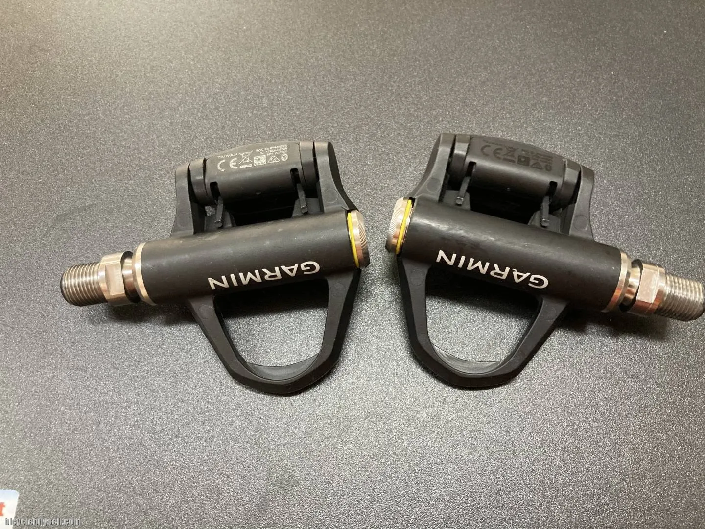Garmin vector 3 (99%!new )   (#power crank # power meter pedal)