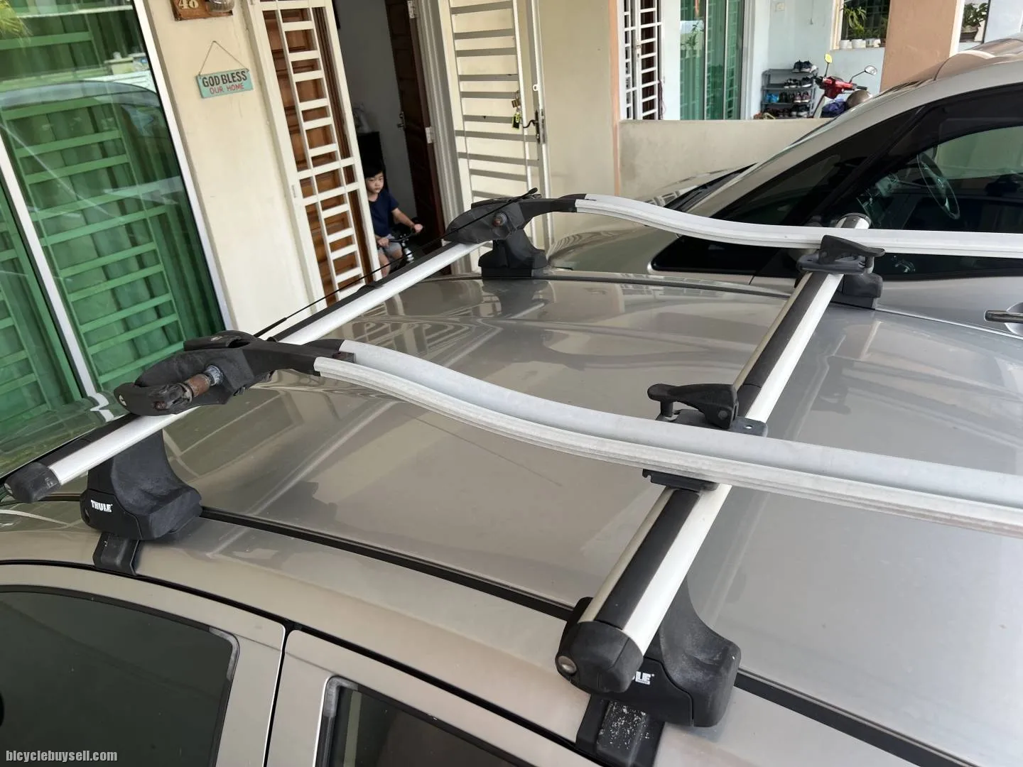 [SOLD] Nissan Almera - Thule Roof Rack with 1pc 561 Bike Carrier