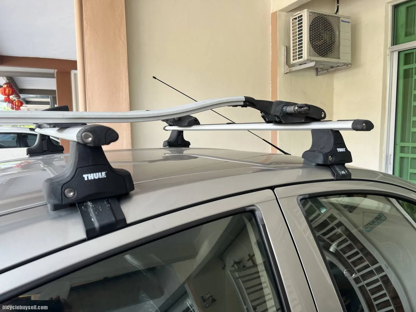 [SOLD] Nissan Almera - Thule Roof Rack with 1pc 561 Bike Carrier