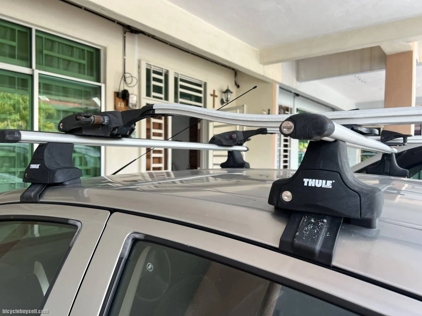 [SOLD] Nissan Almera - Thule Roof Rack with 1pc 561 Bike Carrier