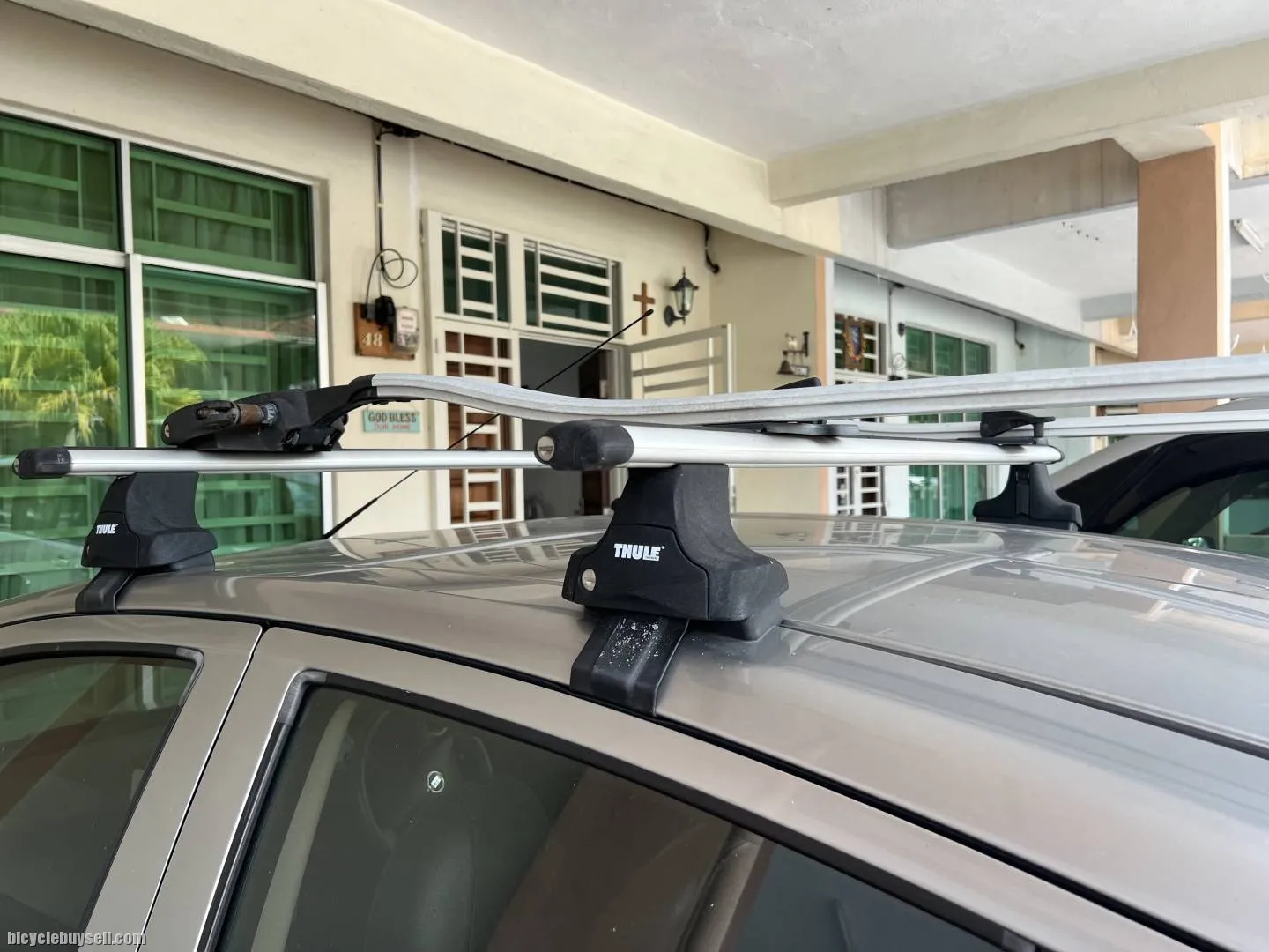 [SOLD] Nissan Almera - Thule Roof Rack with 1pc 561 Bike Carrier