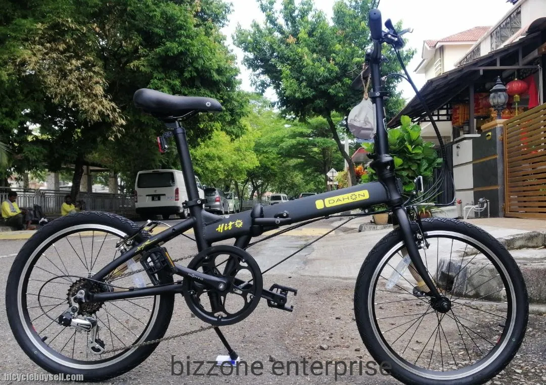 DAHON HIT FOLDING BIKE 20" 6 SPEED shimano. Support 130kg rider