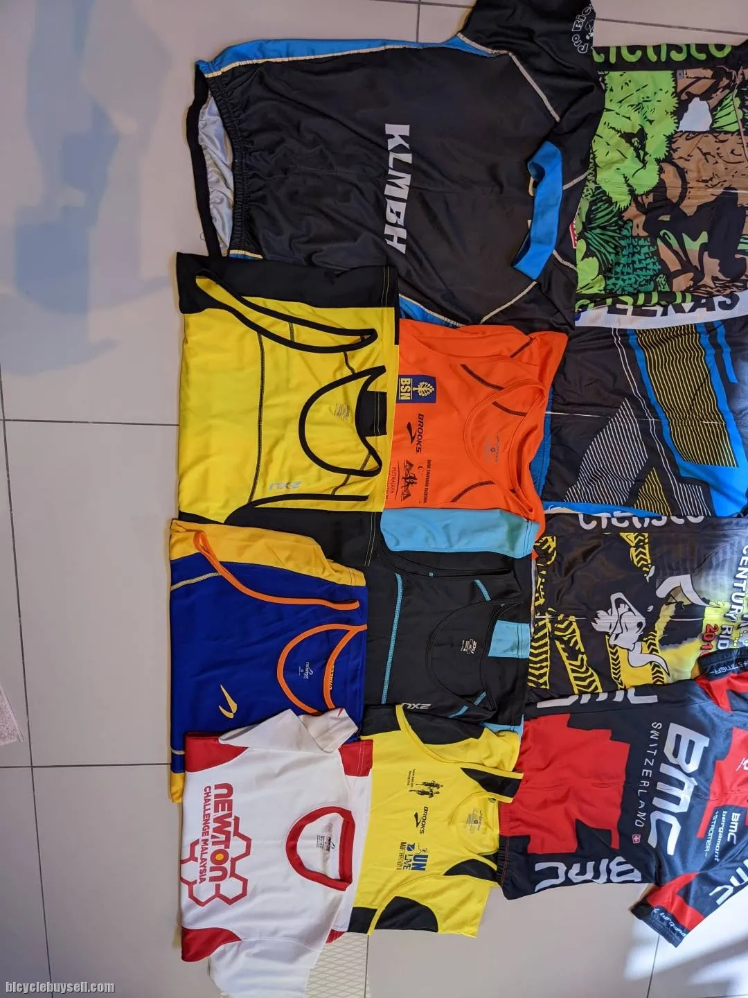 Cycling jerseys and running shirts