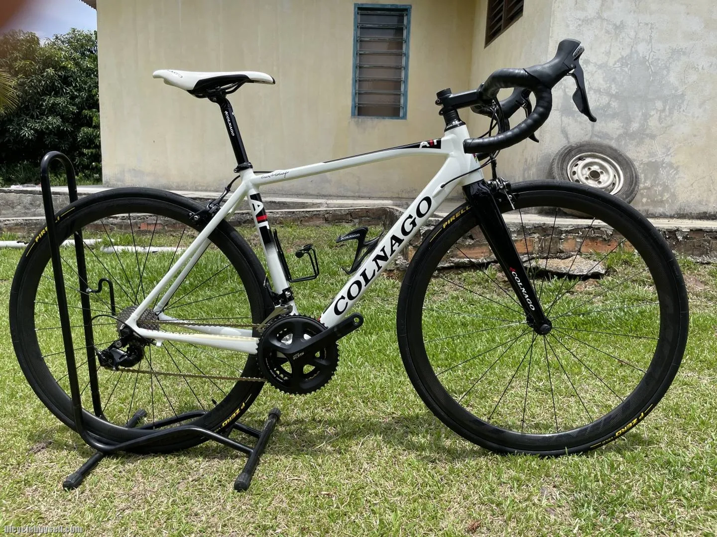 Colnago A1R (White Italic)