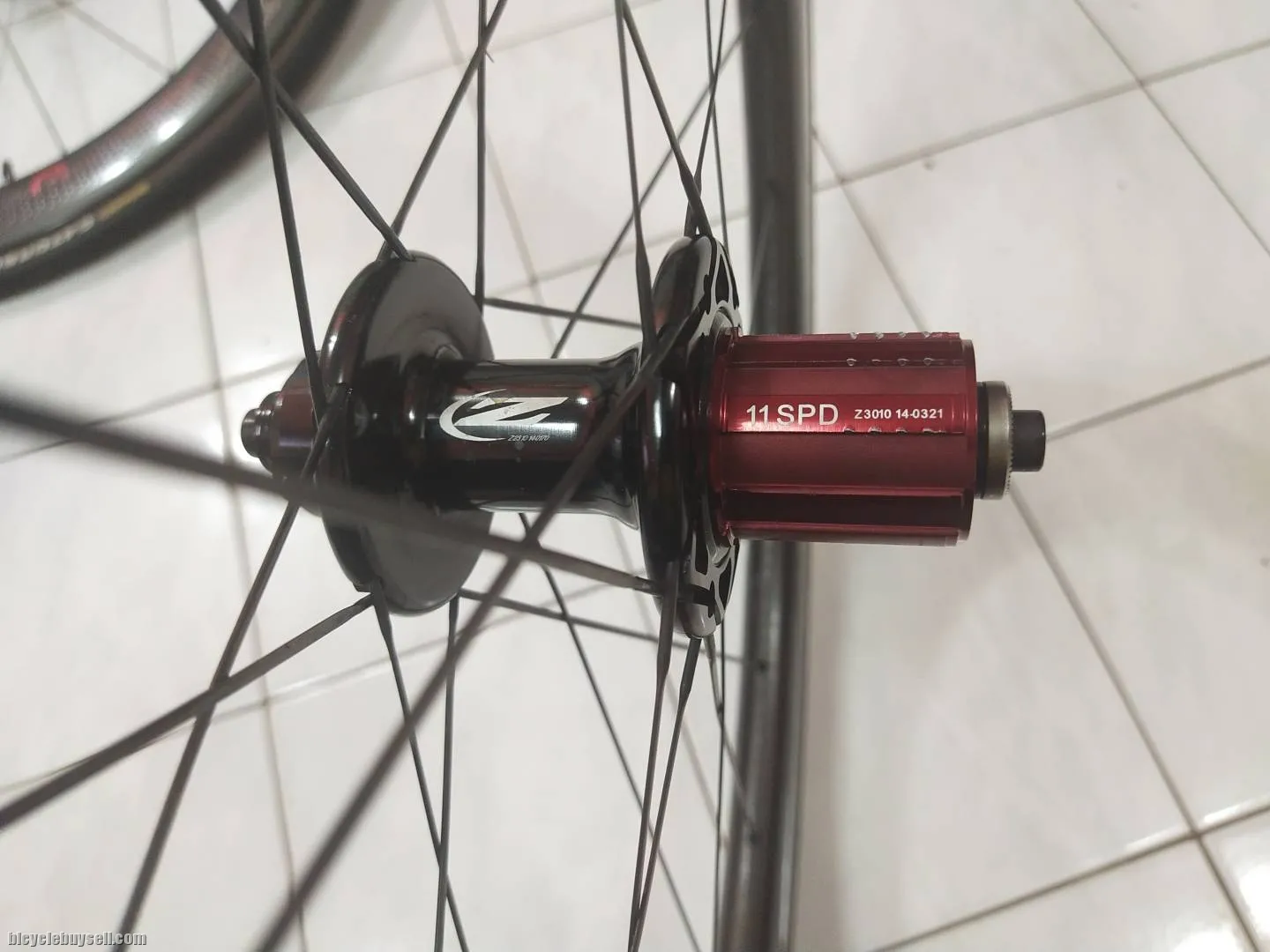 Zipp 404 carbon tubular wheelset (Rim brake)
