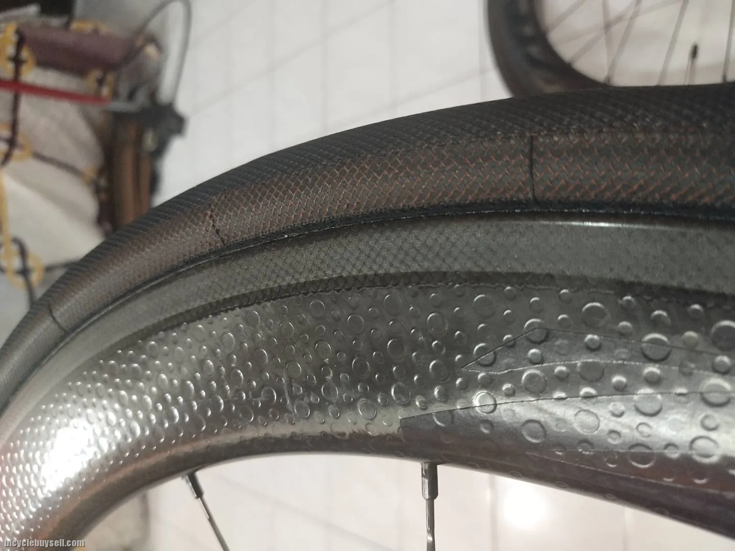 Zipp 404 carbon tubular wheelset (Rim brake)
