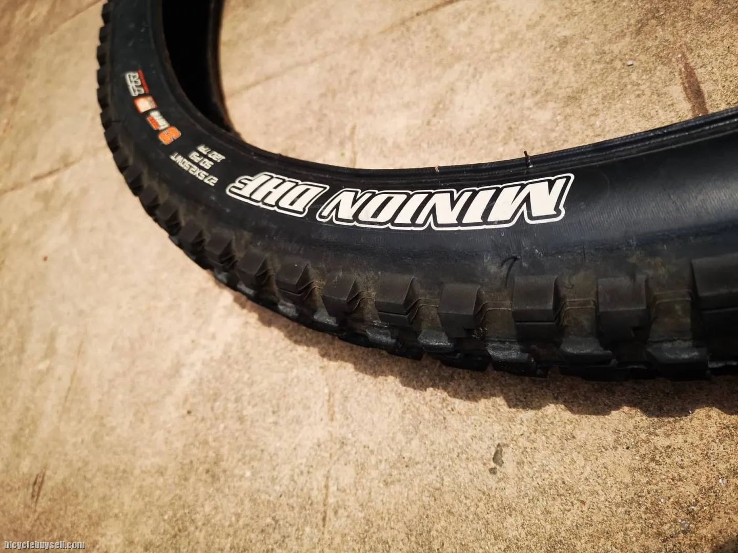 (SOLD)Maxxis Minion DHF 27.5
