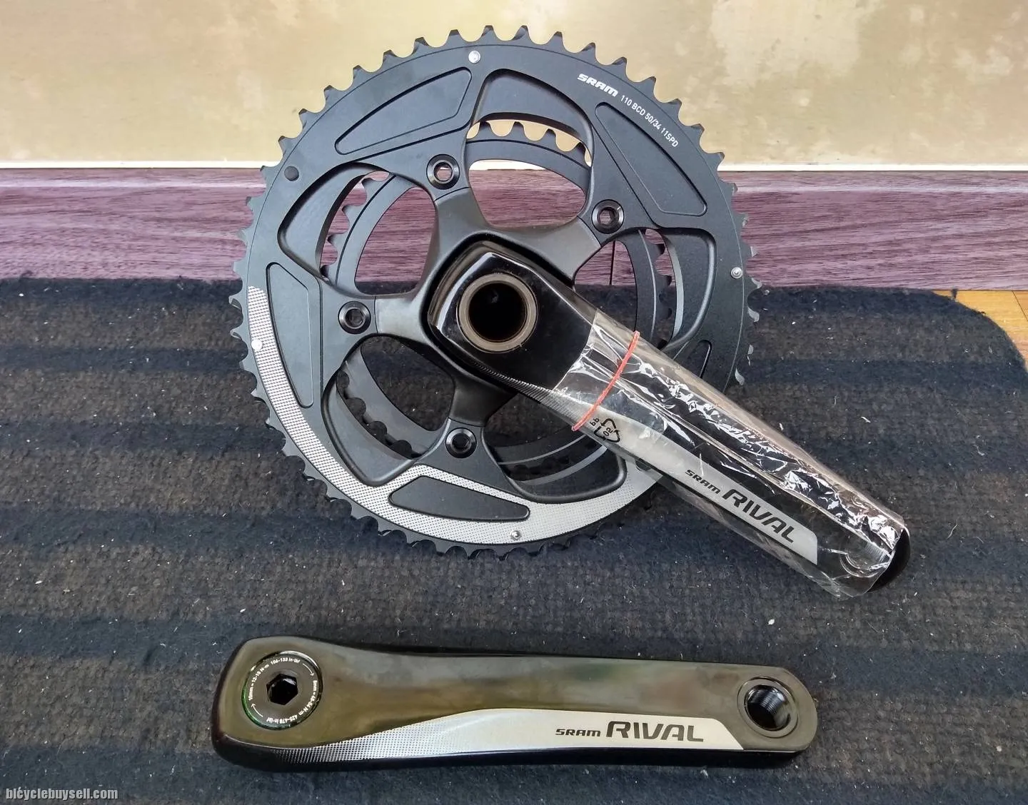 SOLD- SRAM RIVAL 22 165mm 50x34