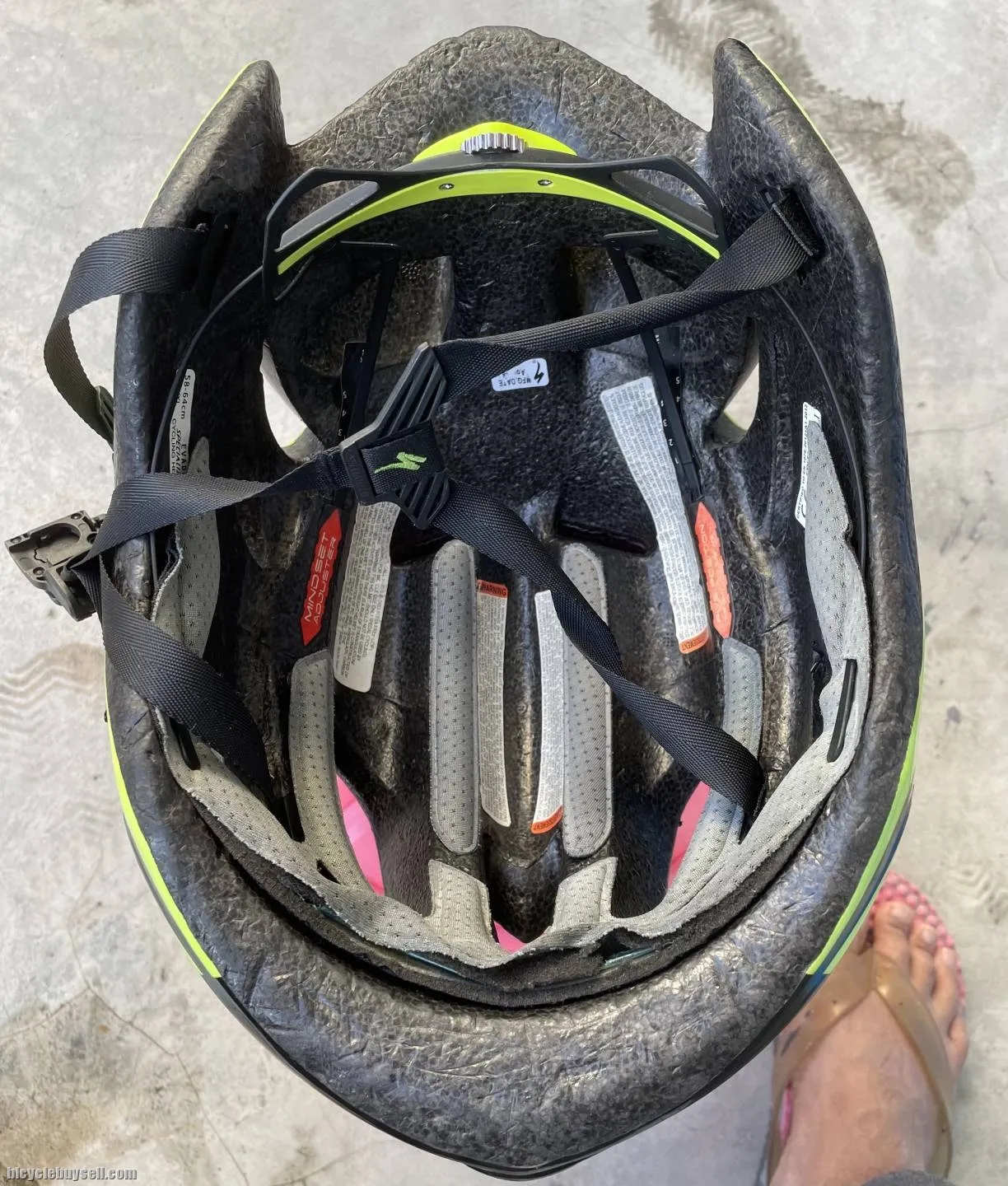 Specialized evade cycling helmet