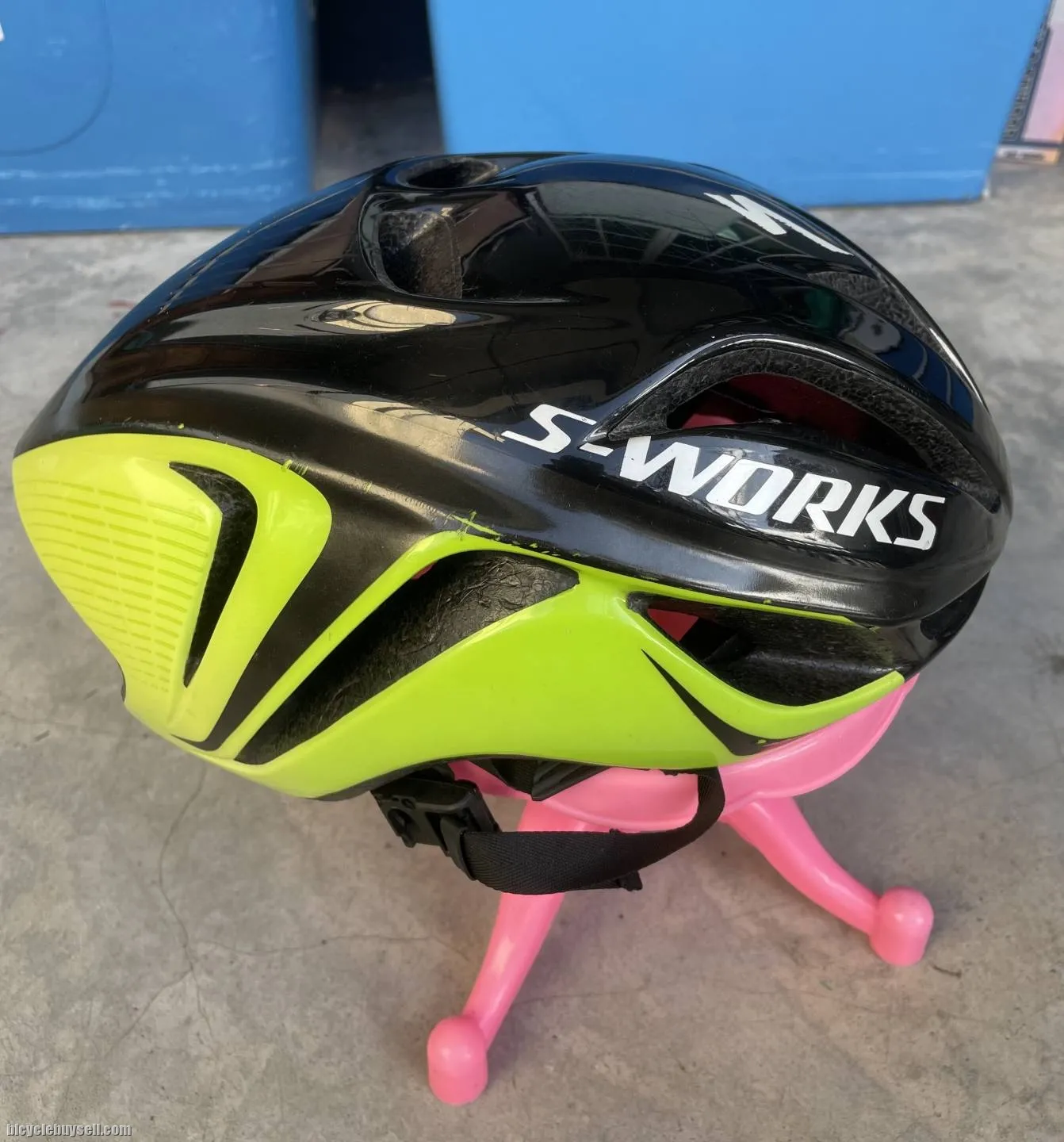 Specialized evade cycling helmet