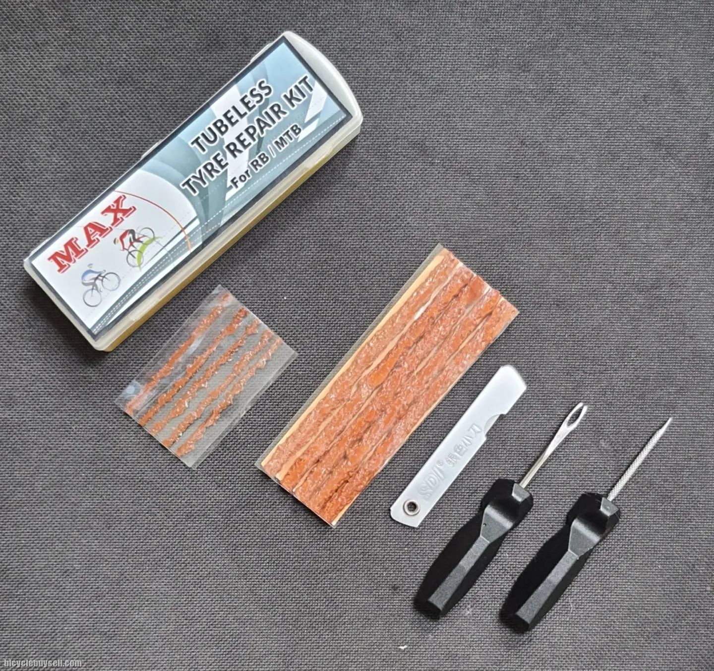 MAX Cycling Tubeless Tyre Repair Kit