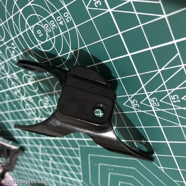 Front derailleur mounting kit for Specialized