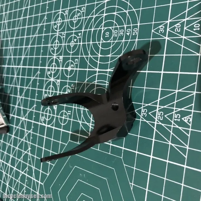 Front derailleur mounting kit for Specialized