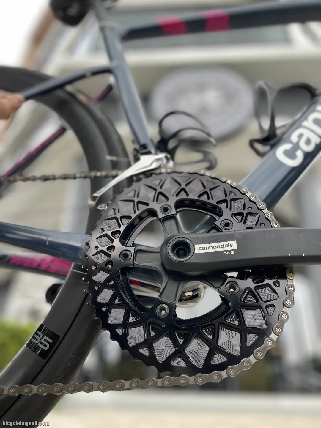 AbsoluteBLACK Ovel chainring