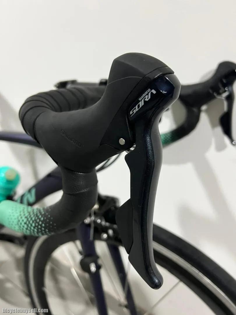 2022 Giant Liv Avail (Women specs All Rounder Road Bike)
