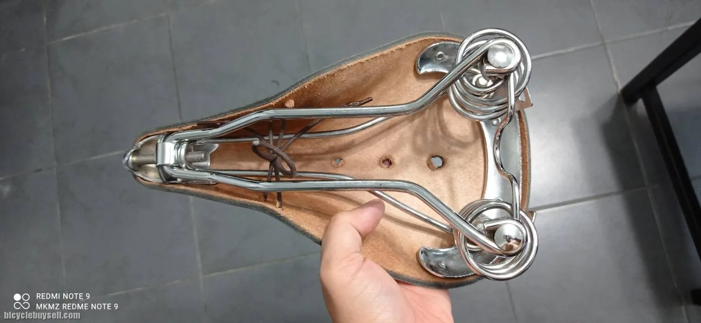 Saddle