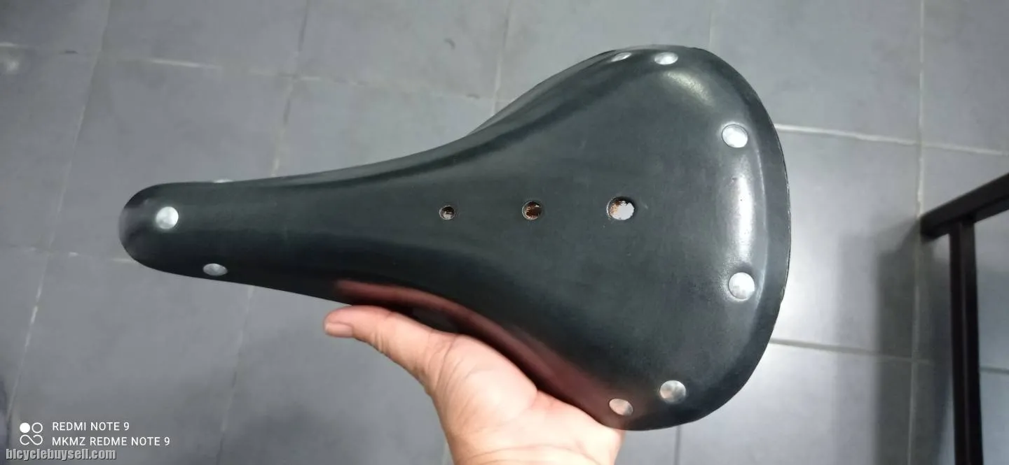 Saddle