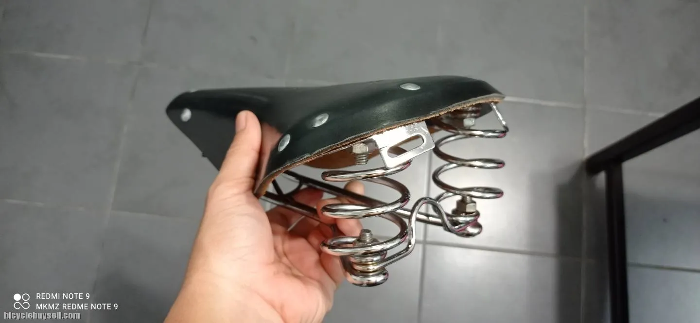 Saddle