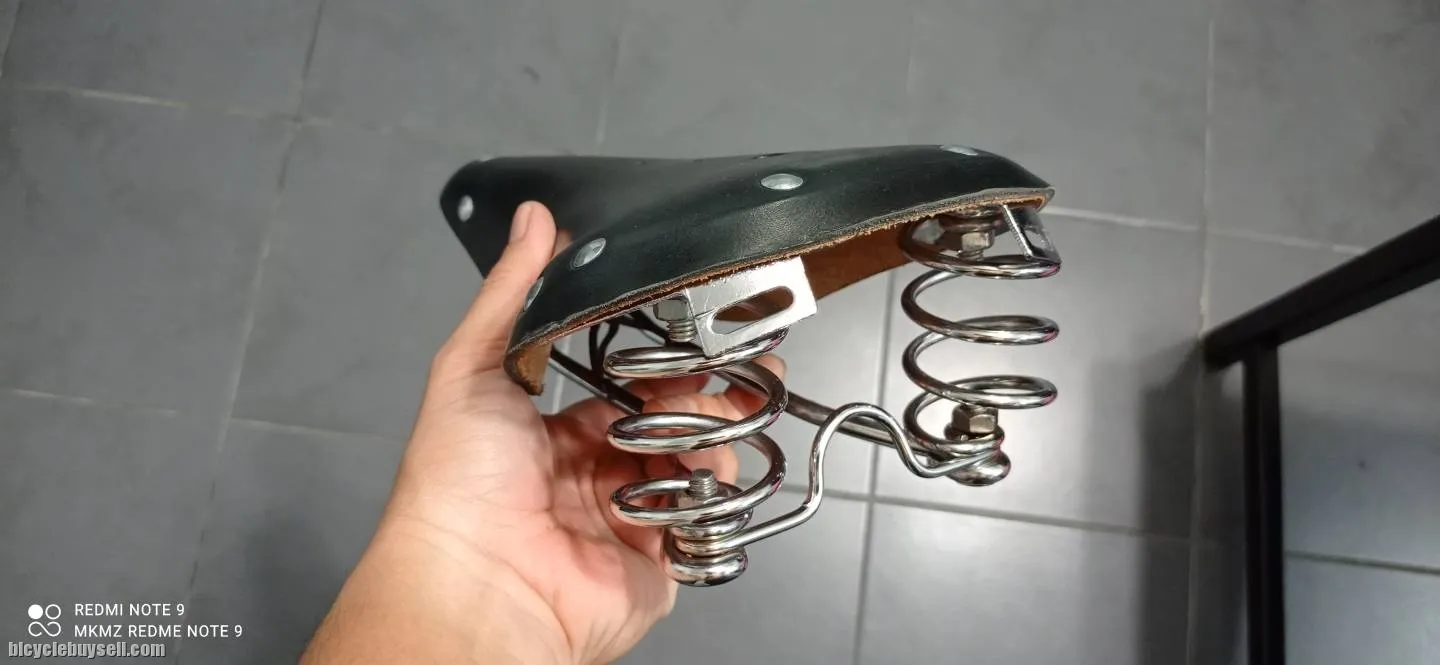 Saddle