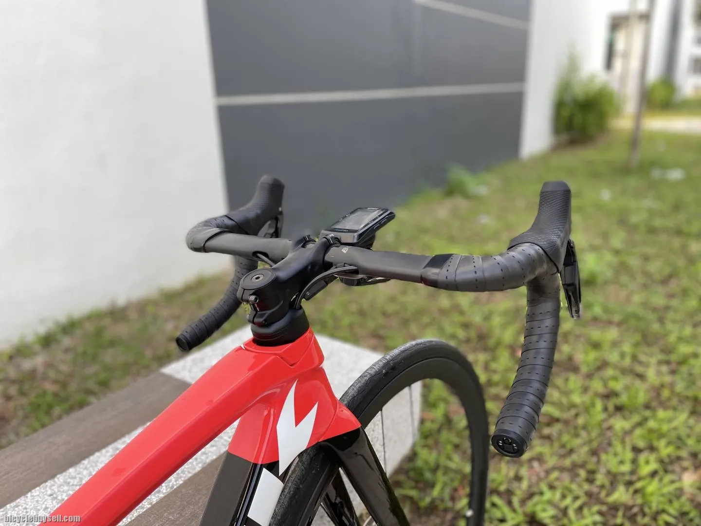[SOLD] Bontrager XXX aero handlebar Carbon 400mm + Bontrager Pro stem 80mm Alu