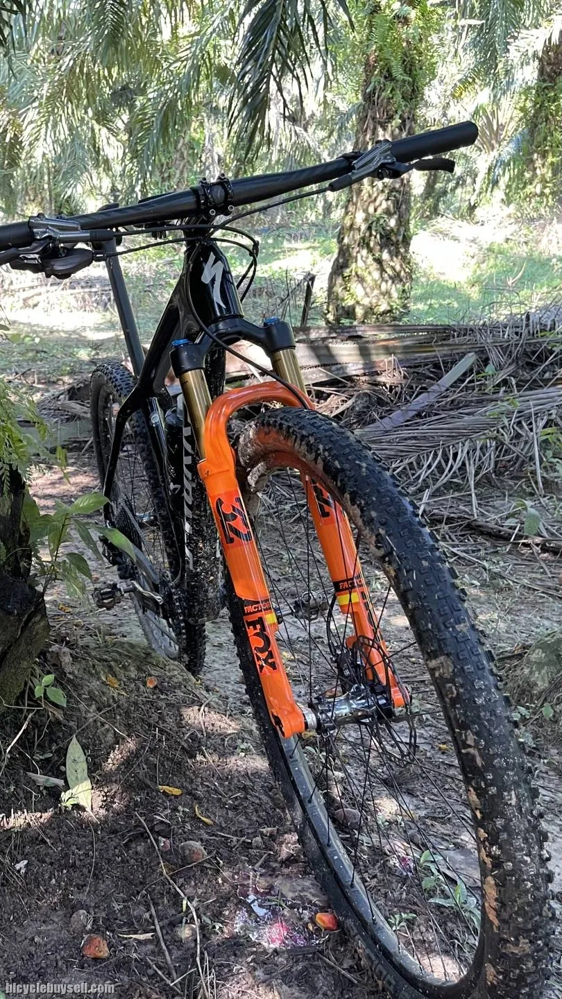 SOLD. Fox 32 Factory 29er Boost
